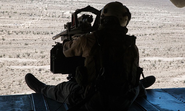 S prstem na spoušti